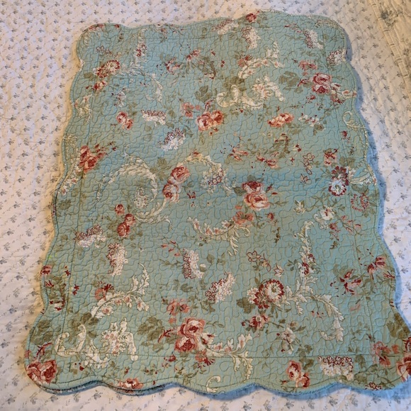 Country Cottage Design Floral quilted shams